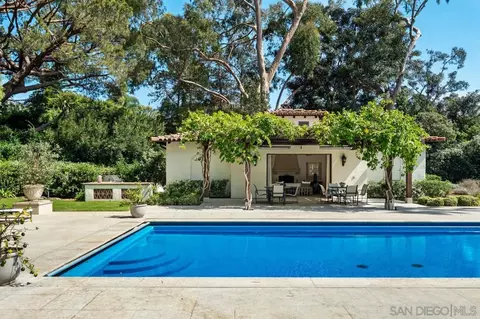 Exterior - 1205 Muirlands Dr, La Jolla, CA 92037 photo 13 of 23