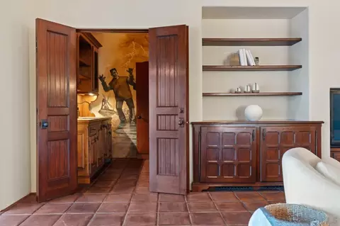 Entry Way - 1205 Muirlands Dr, La Jolla, CA 92037 photo 4 of 5
