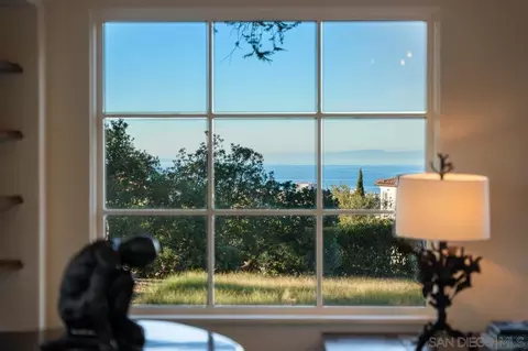 View/Area - 1205 Muirlands Dr, La Jolla, CA 92037 photo 4 of 7