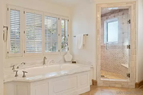 Bath - 1205 Muirlands Dr, La Jolla, CA 92037 photo 2 of 4