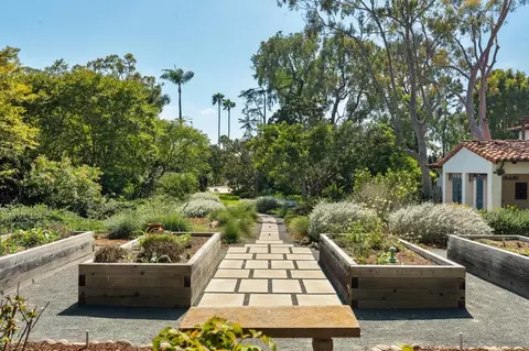Exterior - 1205 Muirlands Dr, La Jolla, CA 92037 photo 20 of 23