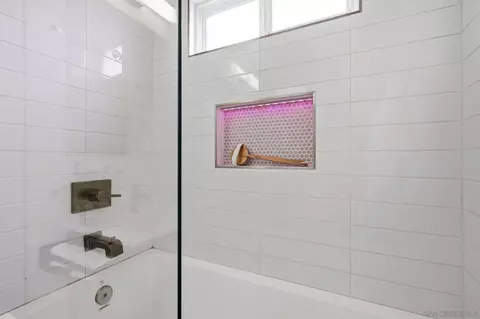 Bath - 3932 9th Ave #5, San Diego, CA 92103 photo 3 of 3
