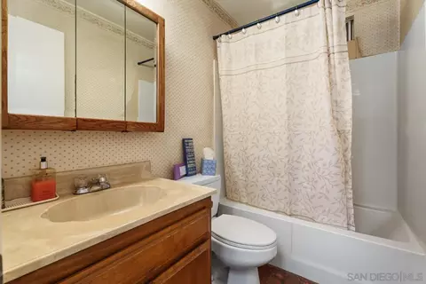 Bath - 2906 Lakeview Dr, Julian, CA 92036 photo 1 of 3