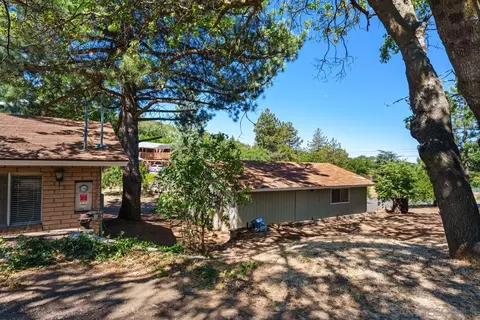 Exterior - 2906 Lakeview Dr, Julian, CA 92036 photo 7 of 15