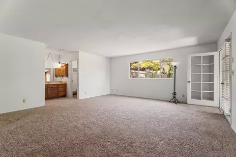 Living - 2906 Lakeview Dr, Julian, CA 92036 photo 8 of 9