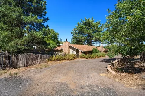 Exterior - 2906 Lakeview Dr, Julian, CA 92036 photo 2 of 15
