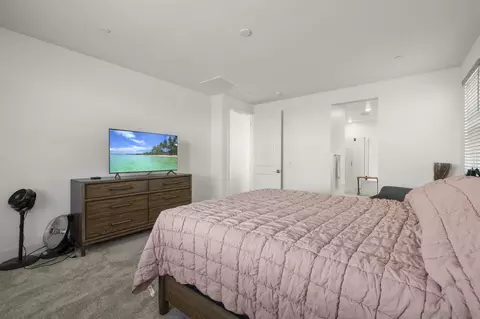 Bedroom - 35617 Blue Bretton Dr, Fallbrook, CA 92028 photo 2 of 4