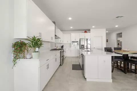 Kitchen - 35617 Blue Bretton Dr, Fallbrook, CA 92028 photo 6 of 6