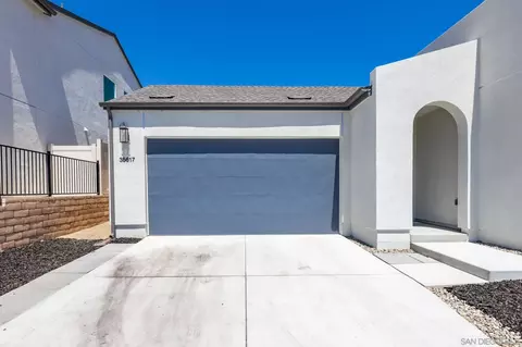 Exterior - 35617 Blue Bretton Dr, Fallbrook, CA 92028 photo 4 of 10