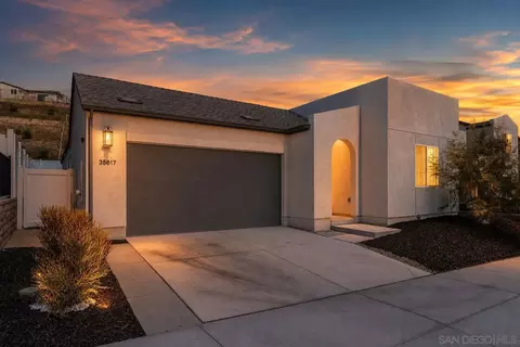 Exterior - 35617 Blue Bretton Dr, Fallbrook, CA 92028 photo 2 of 10