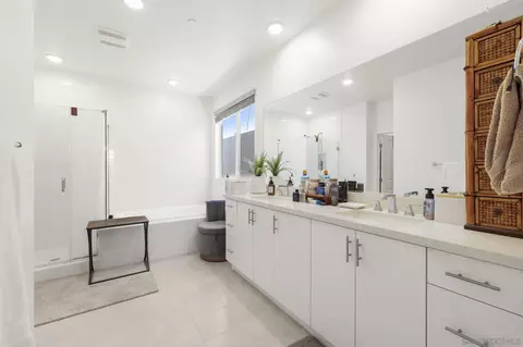 Bath - 35617 Blue Bretton Dr, Fallbrook, CA 92028 photo 1 of 4