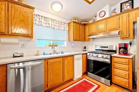 Kitchen - 15935 Spring Oaks Rd #30, El Cajon, CA 92021 photo 4 of 4