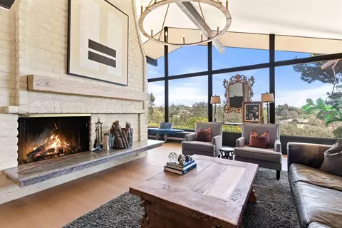 Living - 111 Morro Hills Rd, Fallbrook, CA 92028 photo 1 of 3