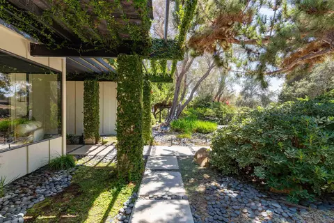 Exterior - 111 Morro Hills Rd, Fallbrook, CA 92028 photo 7 of 9