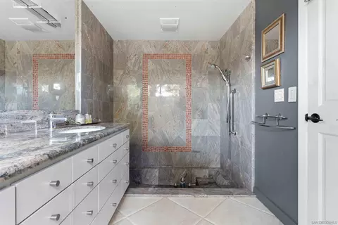 Bath - 111 Morro Hills Rd, Fallbrook, CA 92028 photo 3 of 3