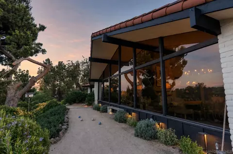 Exterior - 111 Morro Hills Rd, Fallbrook, CA 92028 photo 11 of 15