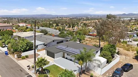 View/Area - 168 Manton Way, Vista, CA 92084 photo 3 of 16