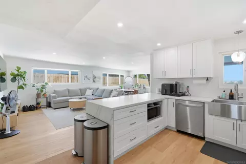 Kitchen - 168 Manton Way, Vista, CA 92084 photo 4 of 8