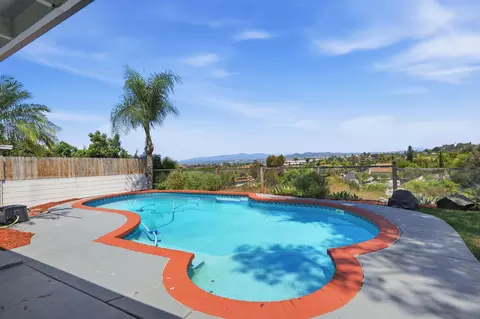 Exterior - 168 Manton Way, Vista, CA 92084 photo 6 of 20