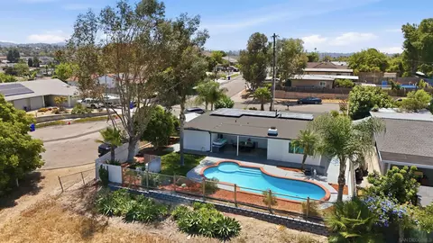 View/Area - 168 Manton Way, Vista, CA 92084 photo 9 of 16