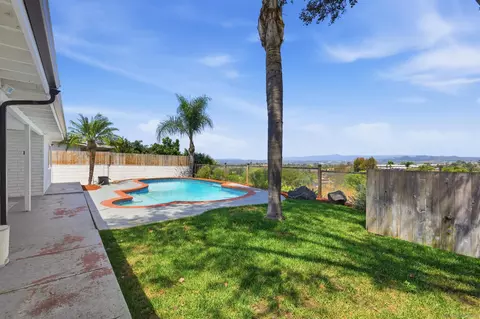 Exterior - 168 Manton Way, Vista, CA 92084 photo 11 of 20