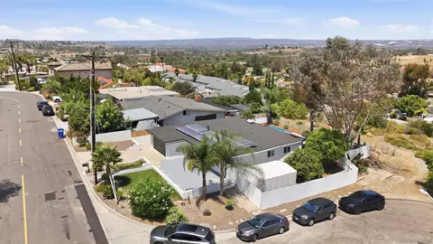View/Area - 168 Manton Way, Vista, CA 92084 photo 4 of 16