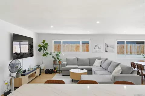 Living - 168 Manton Way, Vista, CA 92084 photo 1 of 4