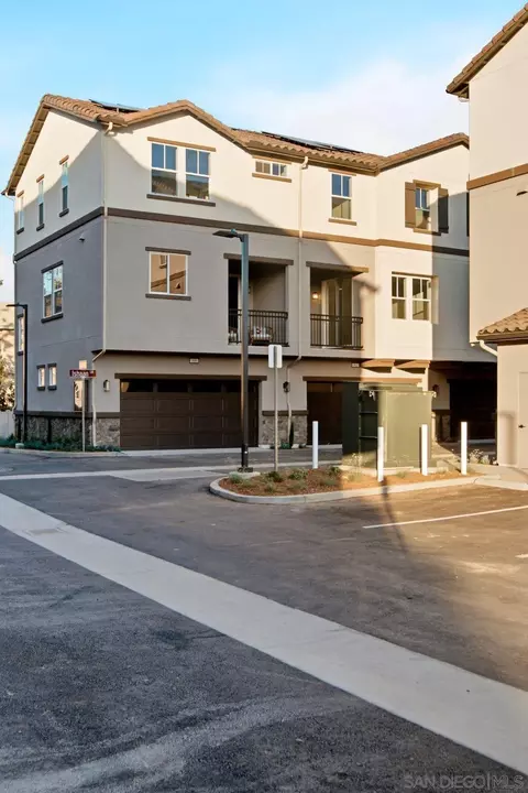 Exterior - 404 Zoey Ln, Encinitas, CA 92024 photo 4 of 6