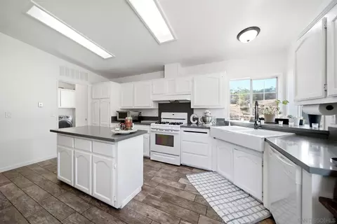 Kitchen - 20855 Cinnamon Dr, Jamul, CA 91935 photo 3 of 6