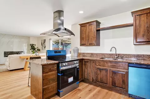 Kitchen - 520 La Barca St, Spring Valley, CA 91977 photo 1 of 2