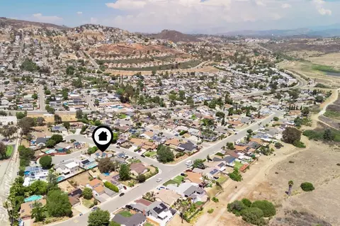 View/Area - 520 La Barca St, Spring Valley, CA 91977 photo 3 of 4