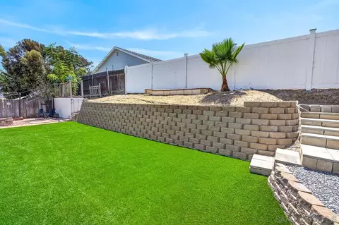 Exterior - 520 La Barca St, Spring Valley, CA 91977 photo 7 of 11