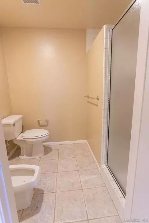 Bath - 1157 Betts St, El Cajon, CA 92020 photo 3 of 7