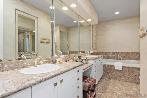 Bath - 367 Pine Needles Dr, Del Mar, CA 92014 photo 2 of 5
