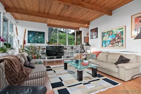 Living - 367 Pine Needles Dr, Del Mar, CA 92014 photo 2 of 3