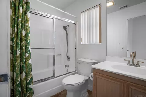 Bath - 8966 Arlingdale Way, Spring Valley, CA 91977 photo 2 of 3