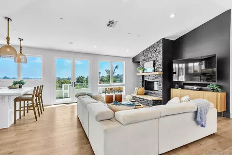 Living - 1809 Ivy, Oceanside, CA 92054 photo 3 of 7