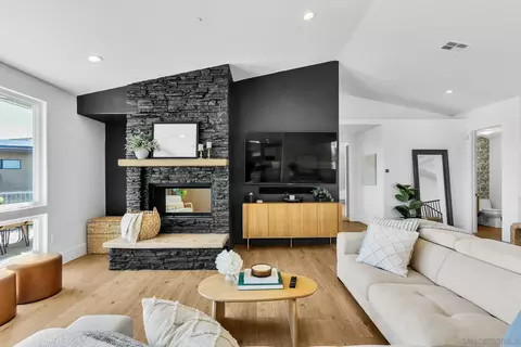 Living - 1809 Ivy, Oceanside, CA 92054 photo 4 of 7