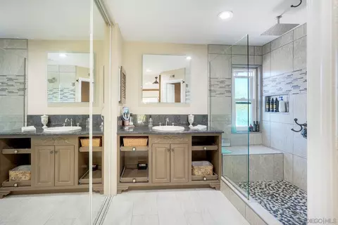 Bath - 5232 Dixon, Oceanside, CA 92056 photo 4 of 4