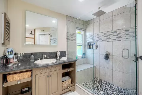 Bath - 5232 Dixon, Oceanside, CA 92056 photo 3 of 4