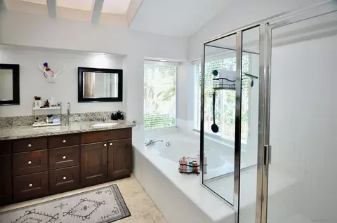 Bath - 5005 Caspian, Oceanside, CA 92057 photo 2 of 8