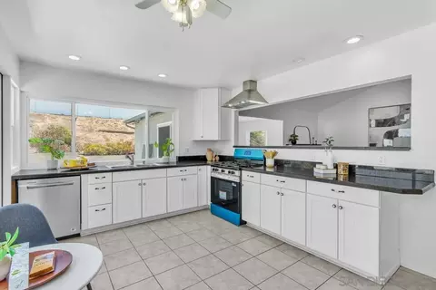 Kitchen - 10313 Amada, Santee, CA 92071 photo 5 of 5