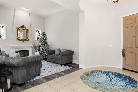 Entry Way - 2340 Douglaston Gln, Escondido, CA 92026 photo 2 of 3