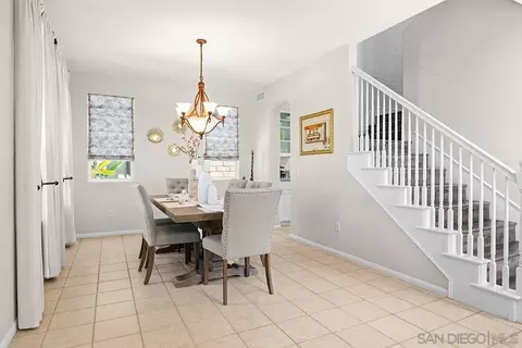 Dining - 2340 Douglaston Gln, Escondido, CA 92026 photo 4 of 4