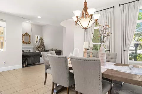 Dining - 2340 Douglaston Gln, Escondido, CA 92026 photo 3 of 4