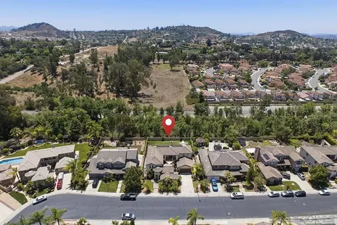 View/Area - 2340 Douglaston Gln, Escondido, CA 92026 photo 4 of 5