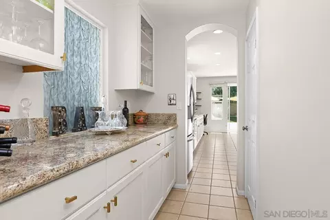 Entry Way - 2340 Douglaston Gln, Escondido, CA 92026 photo 1 of 3