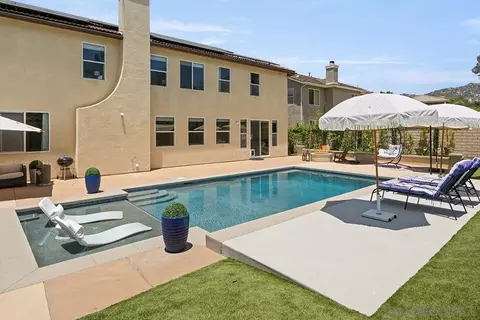 Exterior - 2340 Douglaston Gln, Escondido, CA 92026 photo 11 of 14