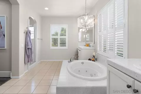 Bath - 2340 Douglaston Gln, Escondido, CA 92026 photo 1 of 6
