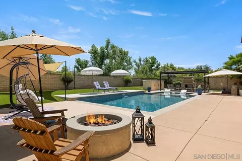 Exterior - 2340 Douglaston Gln, Escondido, CA 92026 photo 8 of 14